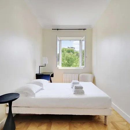 Luxury With Eiffel Tower View Apartment *